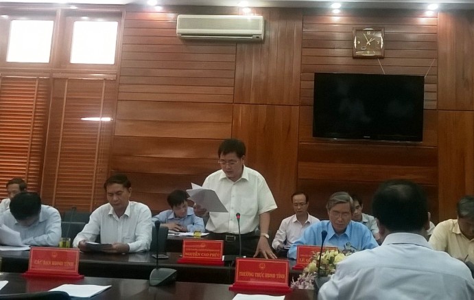 Ủy ban nhân dân tỉnh tổ chức họp tham gia ý kiến về tình hình kinh tế - xã hội, quốc phòng, an ninh 6 tháng đầu năm và nhiệm vụ, giải pháp 6 tháng cuối năm 2015.