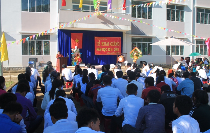 Trung tâm giáo dục thường xuyên, hướng nghiệp và dạy nghề huyện Trà Bồng khai giảng năm học mới 2015 - 2016