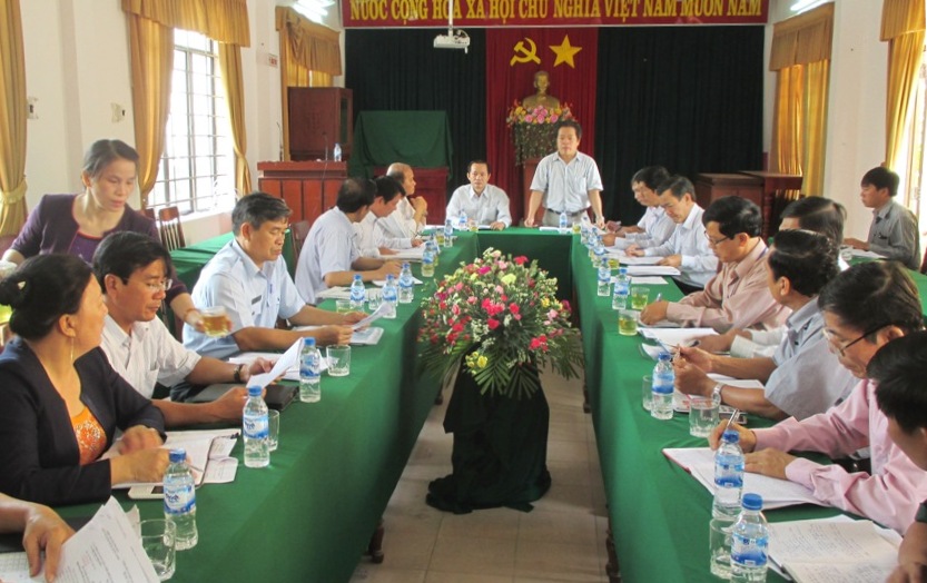 Đoàn giám sát của Thường trực HĐND tỉnh làm việc với Ủy ban bầu cử huyện Mộ Đức