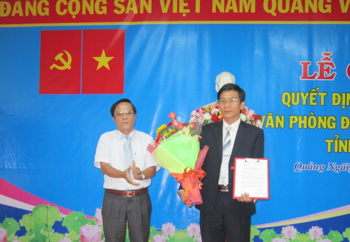 Công bố thành lập Chi bộ Văn phòng Đoàn đại biểu Quốc hội tỉnh