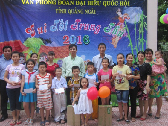 Công đoàn Văn phòng Đoàn đại biểu Quốc hội chung tay mừng Tết Thiếu nhi