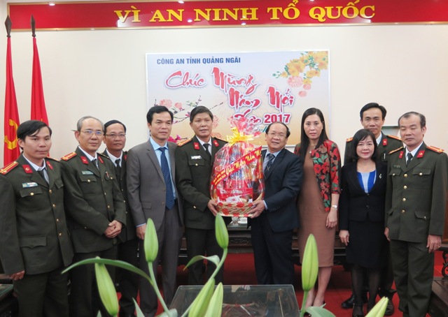 Lãnh đạo tỉnh thăm, chúc Tết một số đơn vị lực lượng vũ trang nhân dân trên địa bàn tỉnh nhân dịp Tết Nguyên đán Đinh Dậu – 2017