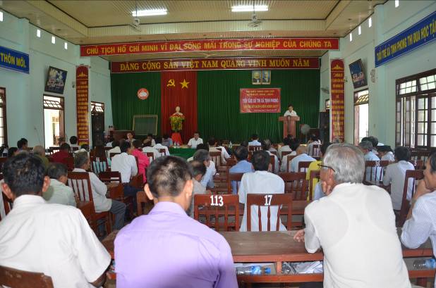 Đoàn đại biểu HĐND các cấp tiếp xúc cử tri tại xã Tịnh Phong