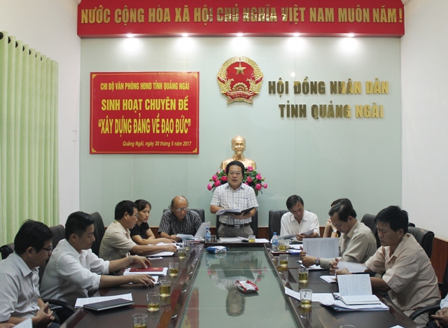 Chi bộ Văn phòng HĐND tỉnh sinh hoạt chuyên đề về học tập và làm theo tư tưởng, đạo đức, phong cách Hồ Chí Minh với chủ điểm xây dựng Đảng về đạo đức