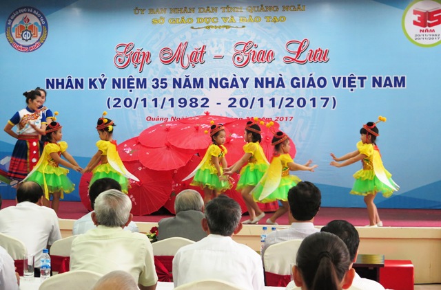 Quảng Ngãi tổ chức gặp mặt các thế hệ nhà giáo nhân kỷ niệm 35 năm Ngày nhà giáo Việt Nam