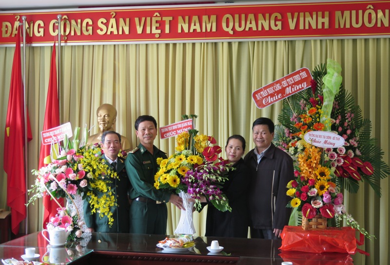 Thường trực HĐND tỉnh thăm lượng vũ trang tỉnh nhân kỷ niệm 73 năm Ngày thành lập Quân đội nhân dân Việt Nam.