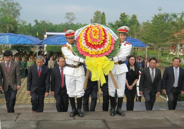 Thường trực, các Ban HĐND tỉnh tham gia Lễ viếng Nghĩa trang liệt sỹ tỉnh nhân dịp Tết nguyên đán Mậu Tuất - 2018