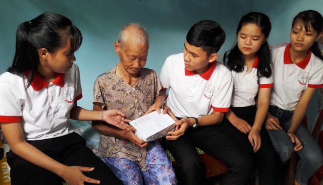 Cậu học trò nghèo có tấm lòng nhân ái