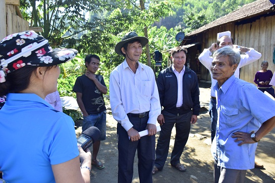 Ban Dân tộc HĐND tỉnh giám sát chương trình mục tiêu quốc gia giảm nghèo bền vững tại xã Sơn Bua, huyện Sơn Tây.