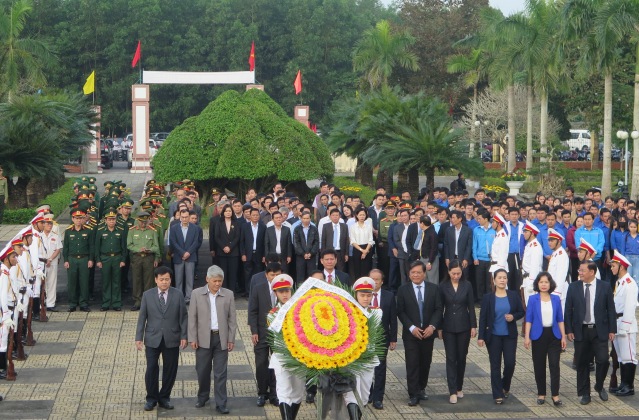 Quảng Ngãi tổ chức Lễ dâng hương, viếng Nghĩa trang liệt sỹ tỉnh nhân dịp Tết nguyên đán Kỷ Hợi - 2019