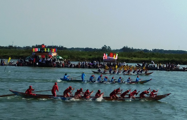 Hội đua thuyền truyền thống – nét đẹp văn hoá của người dân xã Tịnh Long