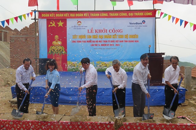 Thường trực HĐND tỉnh tham dự lễ khởi công công trình chào mừng Đại hôi đại biểu MTTQ Việt Nam tỉnh