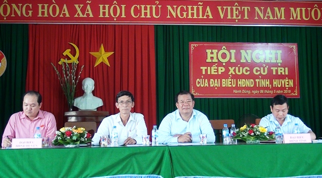 Phó Chủ tịch UBND tỉnh Nguyễn Tăng Bính dự hội nghị tiếp xúc cử tri Nghĩa Hành