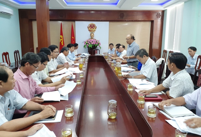 Đoàn giám sát của Thường trực HĐND tỉnh giám sát việc thực hiện quy định về hỗ trợ ổn định đời sống và sản xuất, đào tạo nghề và giải quyết việc làm cho người lao động khi Nhà nước thu hồi đất tại huyện Đức Phổ