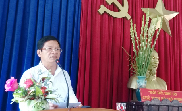 Ủy viên Trung ương Đảng, Bí thư Tỉnh ủy, Trưởng Đoàn đại biểu Quốc hội tỉnh Quảng Ngãi Lê Viết Chữ tiếp xúc cử tri xã Hành Tín Đông