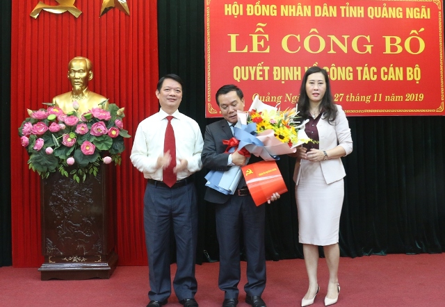 Công bố và trao quyết định phê chuẩn chức danh Phó Chủ tịch HĐND tỉnh đối với đồng chí Nguyễn Tấn Đức