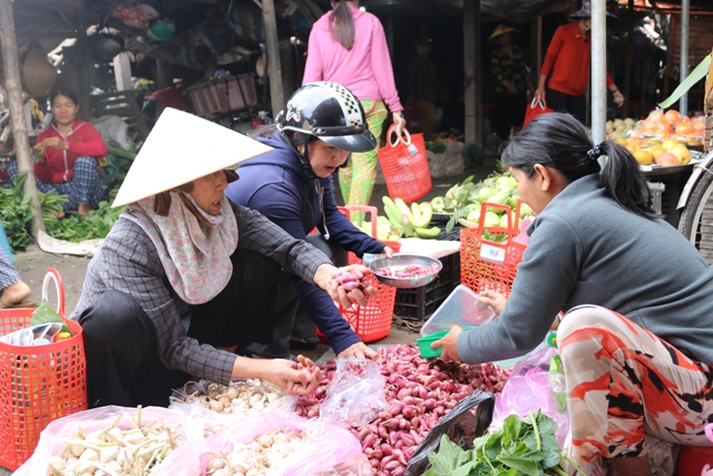 Phụ nữ Đức Phổ với cuộc vận động “5 không - 3 sạch”