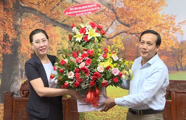 Lãnh đạo tỉnh thăm, chúc mừng các cơ quan báo chí trên địa bàn tỉnh