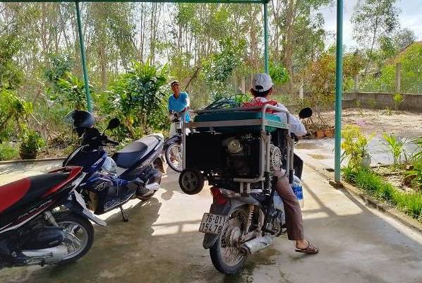 Các hội đoàn thể ở huyện Sơn Tịnh chung tay giúp dân sau bão