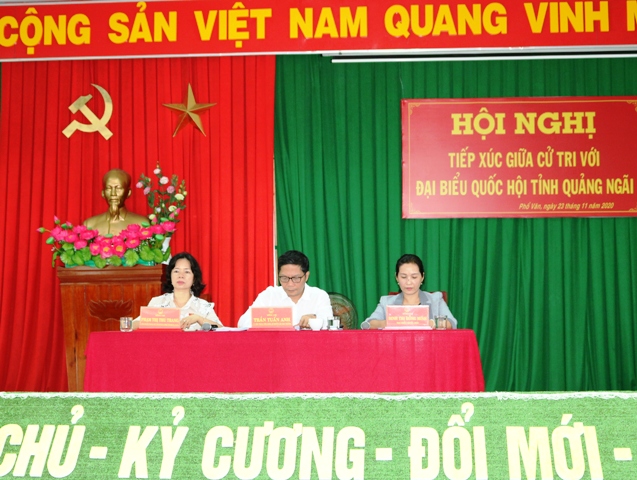 Đoàn đại biểu Quốc hội tỉnh tiếp xúc với cử tri thị xã Đức Phổ