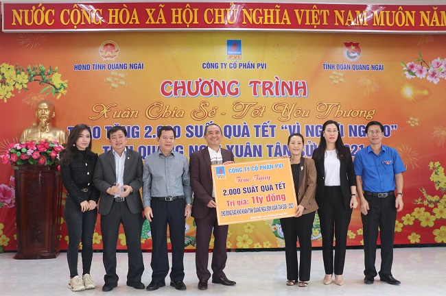 Công ty CP PVI tặng 2.000 suất quà Tết cho người nghèo tỉnh Quảng Ngãi