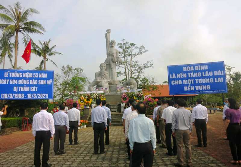 Lễ dâng hương tưởng niệm 53 năm ngày xảy ra vụ thảm sát Sơn Mỹ