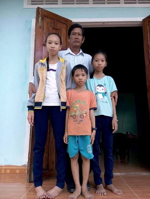 Học Bác là mỗi ngày làm một việc dù nhỏ nhưng có ích cho quê hương, đất nước