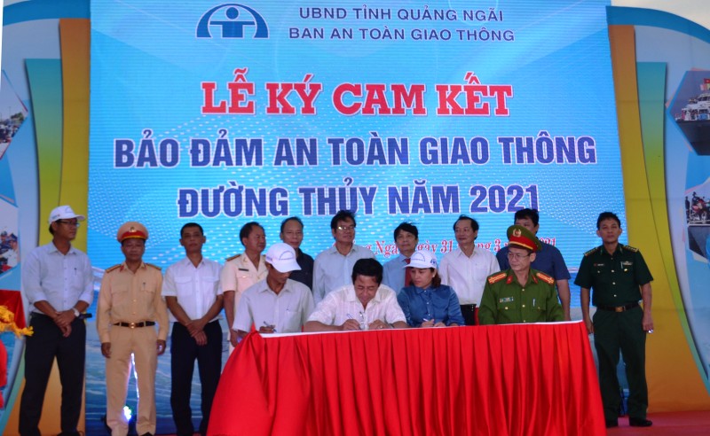 Quảng Ngãi: Phát động “Văn hóa giao thông với bình yên sông nước”