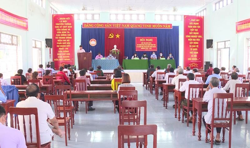 Bí thư Tỉnh ủy, Chủ tịch HĐND tỉnh tiếp xúc cử tri vận động bầu cử tại xã Nghĩa Phương, huyện Tư Nghĩa