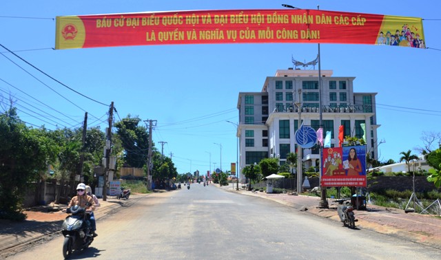 Cử tri Lý Sơn tâm đắc danh sách ứng cử đại biểu Quốc hội và HĐND các cấp