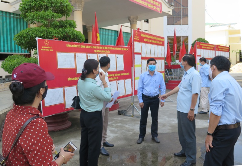 Ban bầu cử đại biểu Quốc hội khóa XV kiểm tra công tác chuẩn bị bầu cử tại một số khu vực bầu cử ở huyện Nghĩa Hành