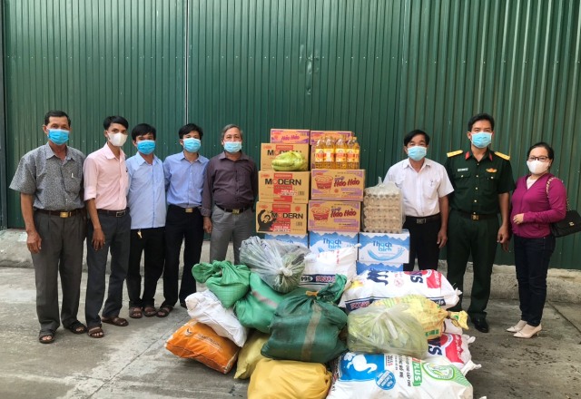 Phường Phổ Hòa hỗ trợ nhu yếu phẩm cho Khu cách ly y tế tập trung