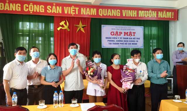Lãnh đạo huyện Nghĩa Hành gặp mặt động viên nhân viên Y tế tham gia phòng, chống dịch Covid-19 tại Thành phố Hồ Chí Minh