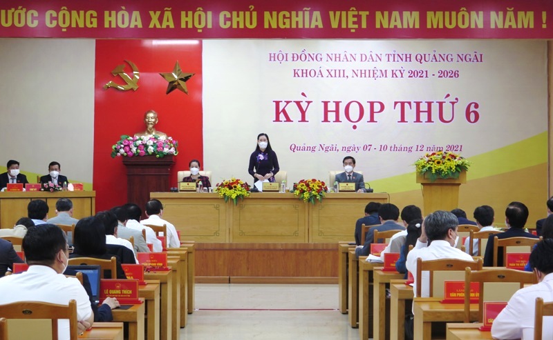 Đại biểu HĐND tỉnh chất vấn Sở Tài nguyên và Môi trường liên quan đến công tác quản lý nhà nước về đất đai, tài nguyên, môi trường