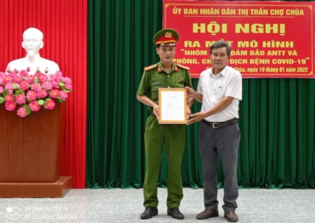 CÔNG AN THỊ TRẤN CHỢ CHÙA, HUYỆN NGHĨA HÀNH RA MẮT MÔ HÌNH “ NHÓM ZALO ĐẢM BẢO AN NINH  TRẬT TỰ VÀ PHÒNG CHỐNG DỊCH COVID - 19
