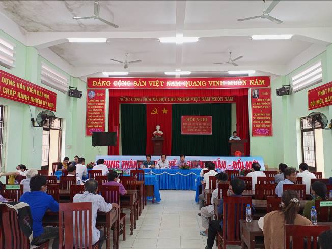 Đại biểu Hội đồng nhân dân tỉnh tiếp xúc cử tri tại xã Tịnh Giang