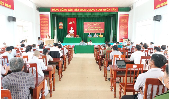 Bí thư Tỉnh ủy, Chủ tịch HĐND tỉnh Bùi Thị Quỳnh Vân tiếp xúc cử tri xã Nghĩa Hòa