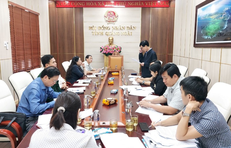 Ban Pháp chế họp thẩm tra một số nội dung UBND tỉnh trình HĐND tỉnh tại Kỳ họp thứ 13 (Kỳ họp chuyên đề)