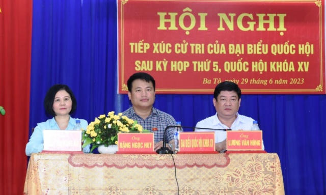 Đoàn đại biểu Quốc hội tỉnh tiếp xúc cử tri tại xã Ba Tô, huyện Ba Tơ