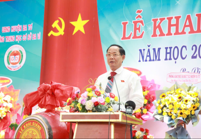 Phó Chủ tịch Quốc hội Trần Quang Phương dự Lễ khai giảng năm học 2024-2025 trường THCS xã Ba Vì, huyện Ba Tơ