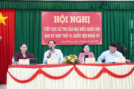 Đại biểu Quốc hội tỉnh tiếp xúc cử tri xã Long Phụng